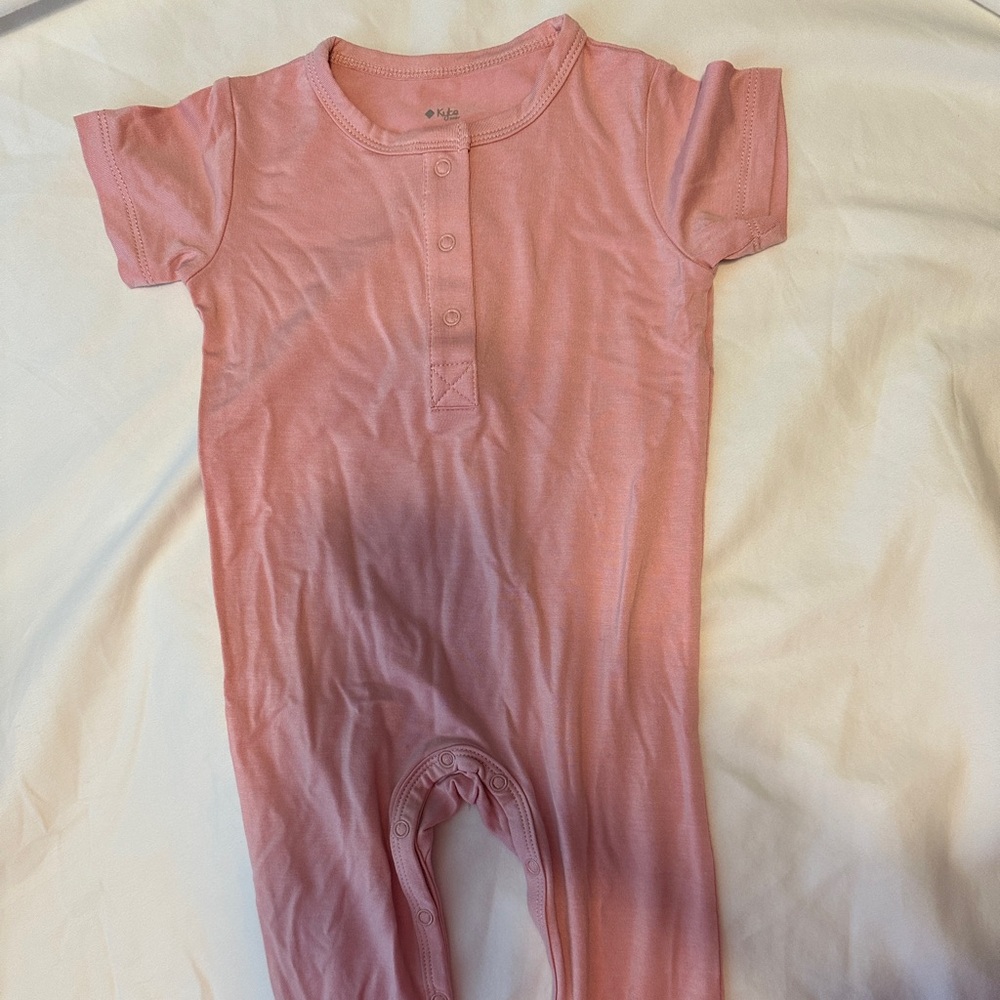 Kyte BABY Short sleeve snap romper